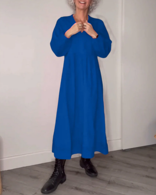 Dove™️ Elegant dress with V-rings and long sleeves